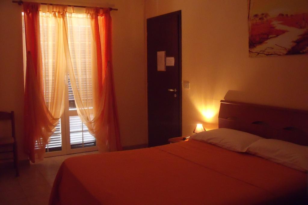 Sabrina Airport Bed & Breakfast Fiumicino Phòng bức ảnh